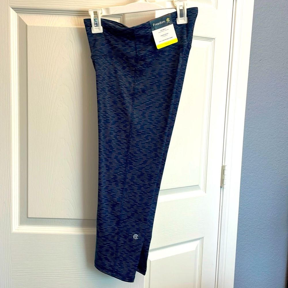 XS cropped legging, new with tag